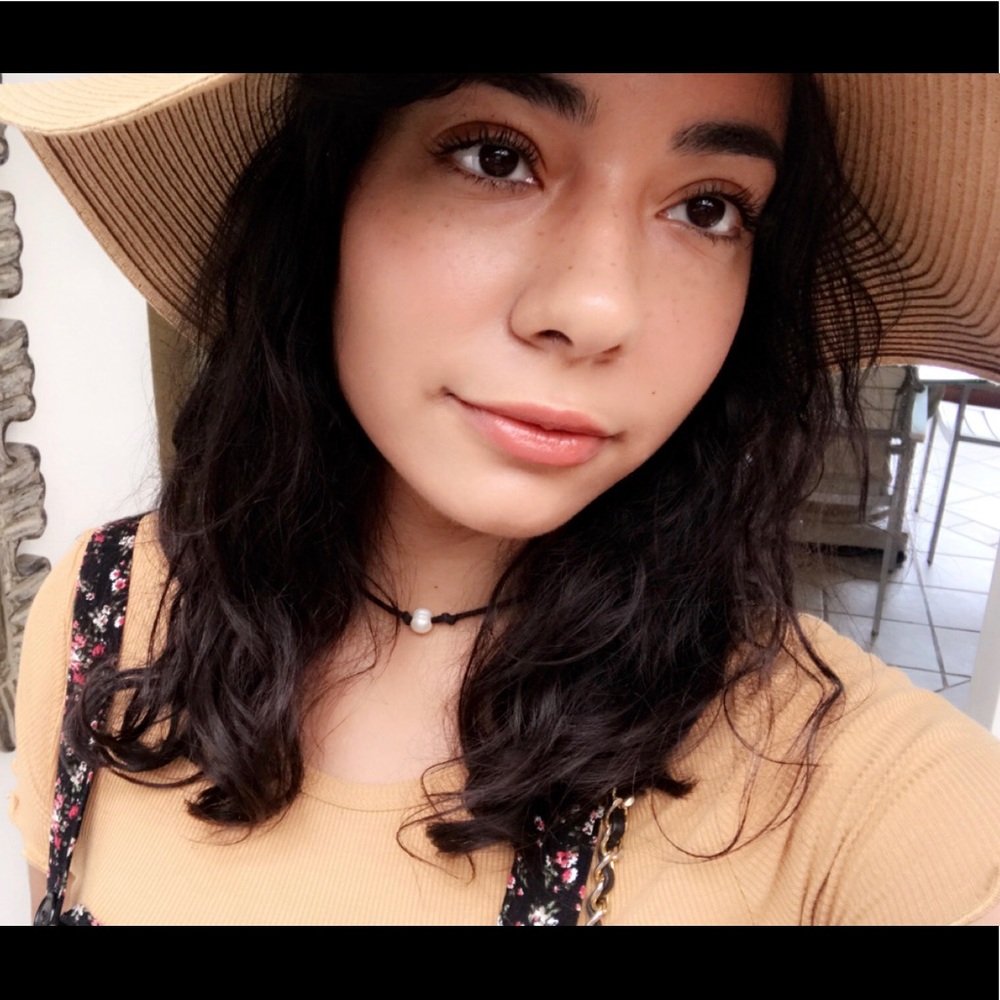 Meet your Posher, Briana